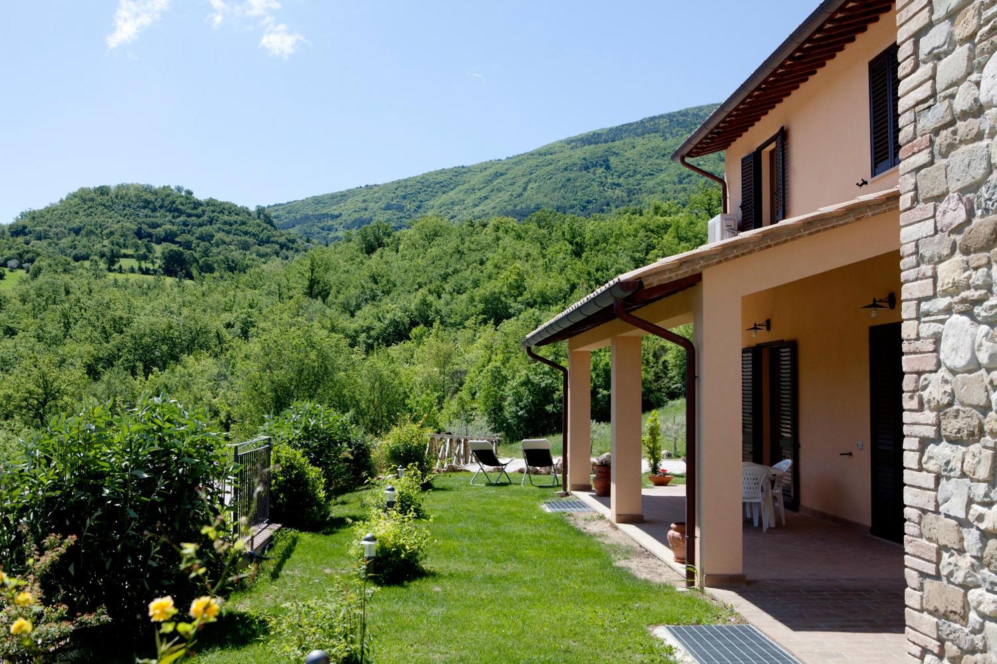 Relais Parco Del Subasio Villa Piano Delle Pieve Luaran gambar