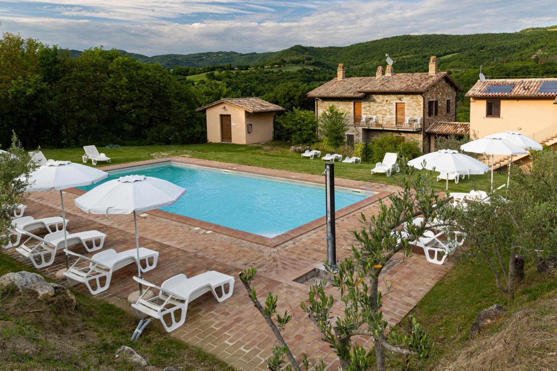 Relais Parco Del Subasio Villa Piano Delle Pieve Luaran gambar