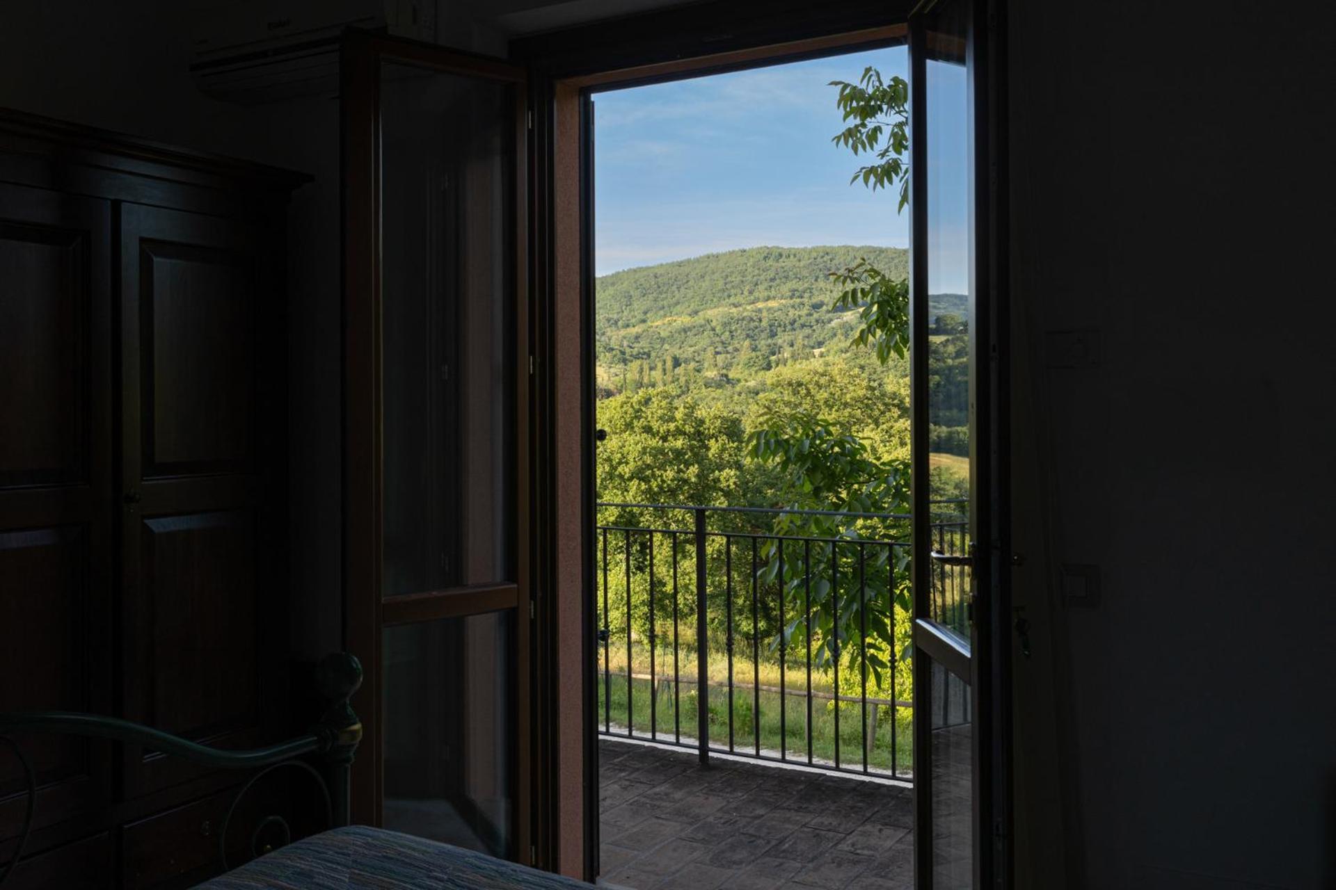 Relais Parco Del Subasio Villa Piano Delle Pieve Luaran gambar