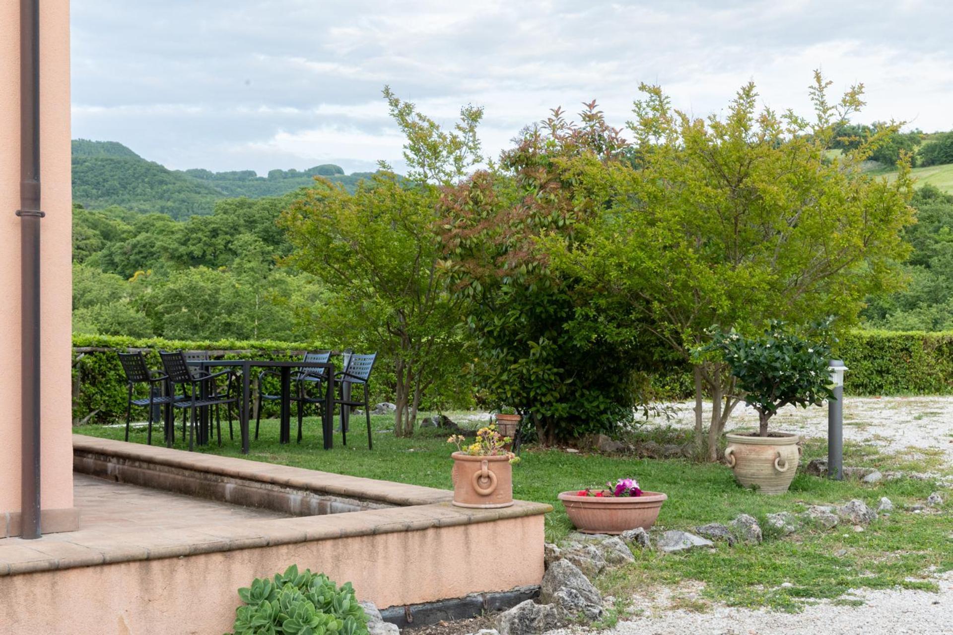 Relais Parco Del Subasio Villa Piano Delle Pieve Luaran gambar