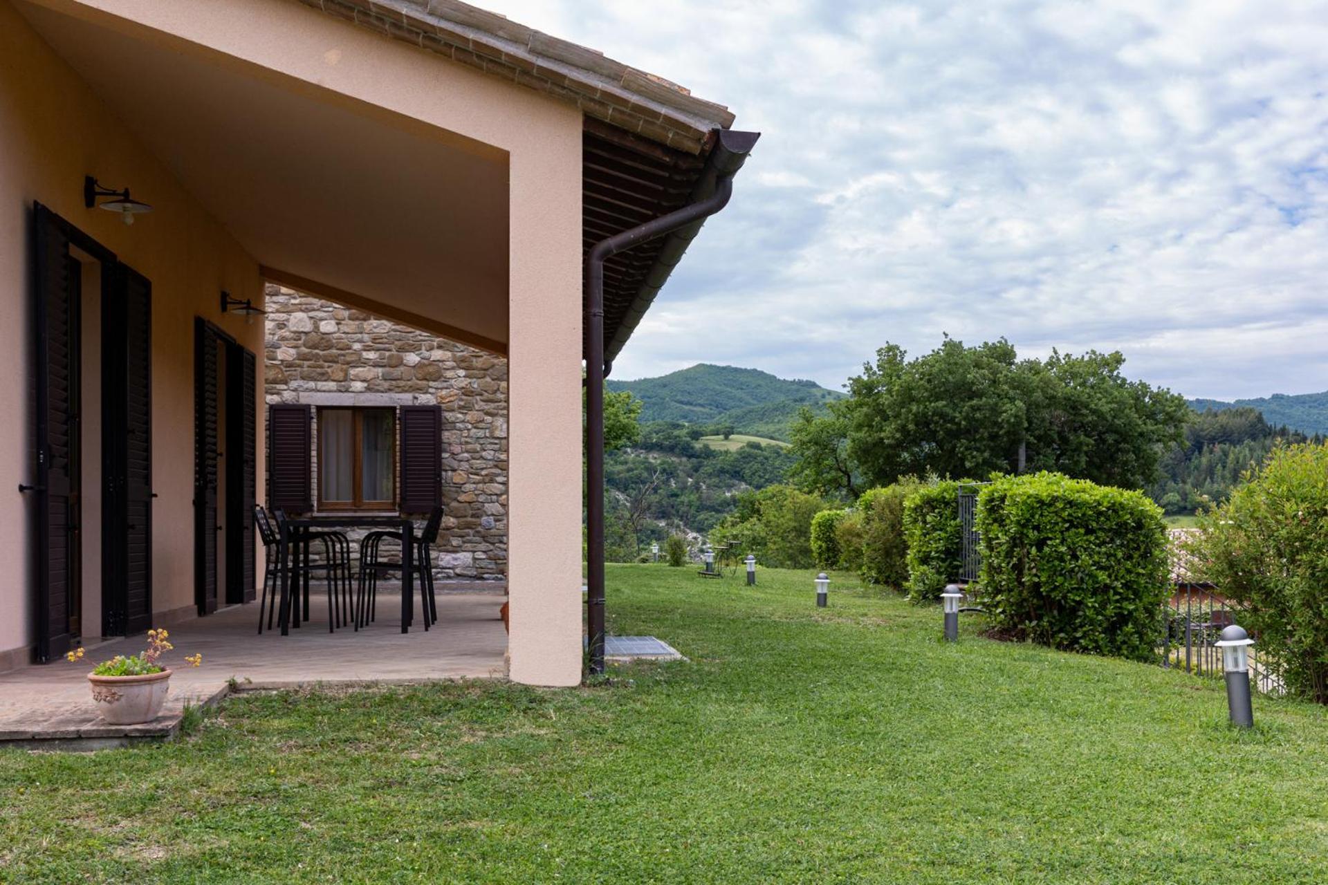 Relais Parco Del Subasio Villa Piano Delle Pieve Luaran gambar