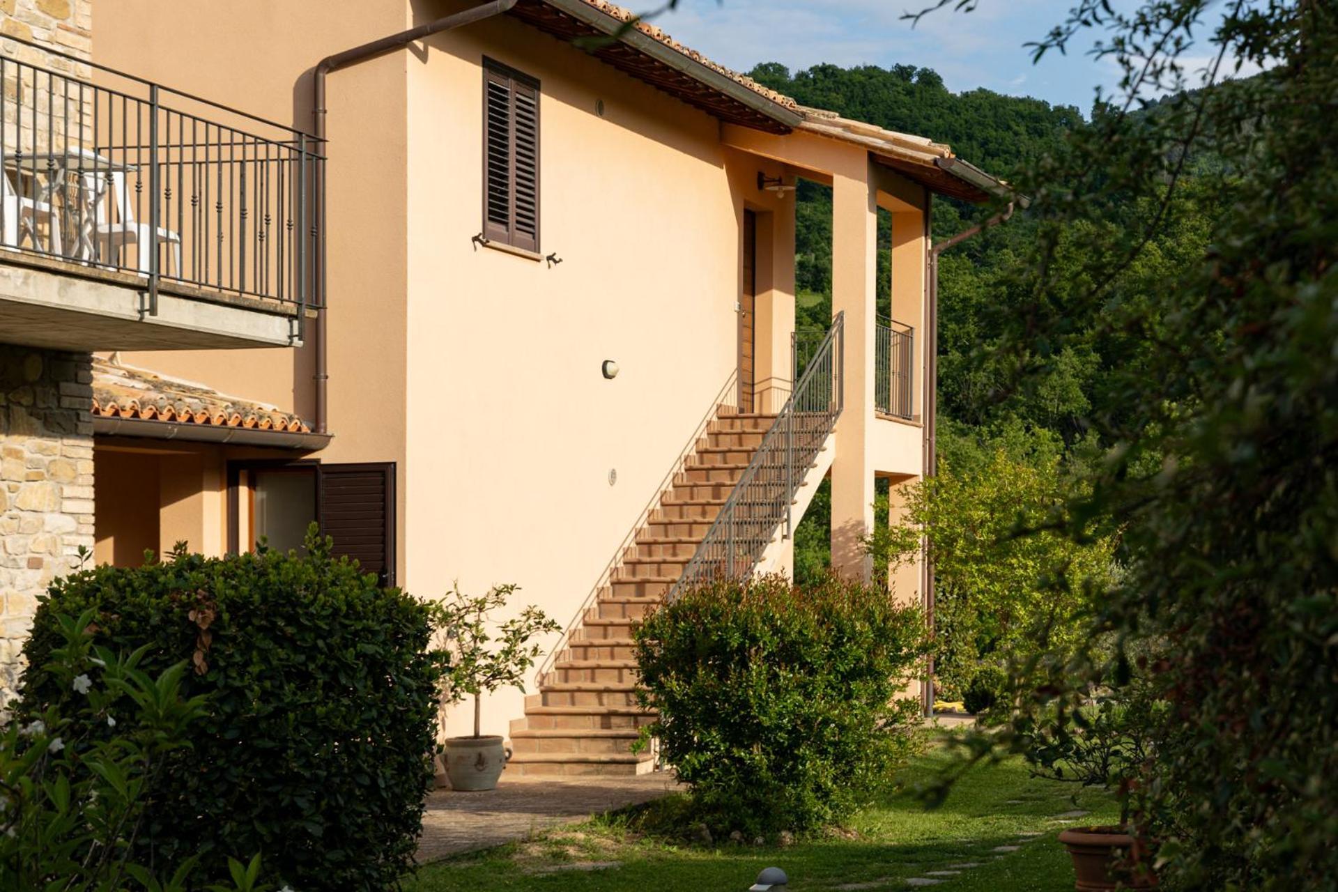 Relais Parco Del Subasio Villa Piano Delle Pieve Luaran gambar