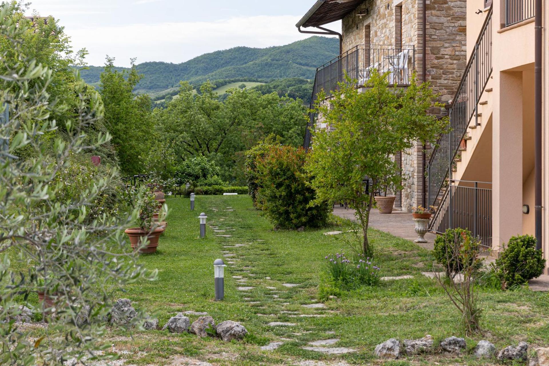 Relais Parco Del Subasio Villa Piano Delle Pieve Luaran gambar