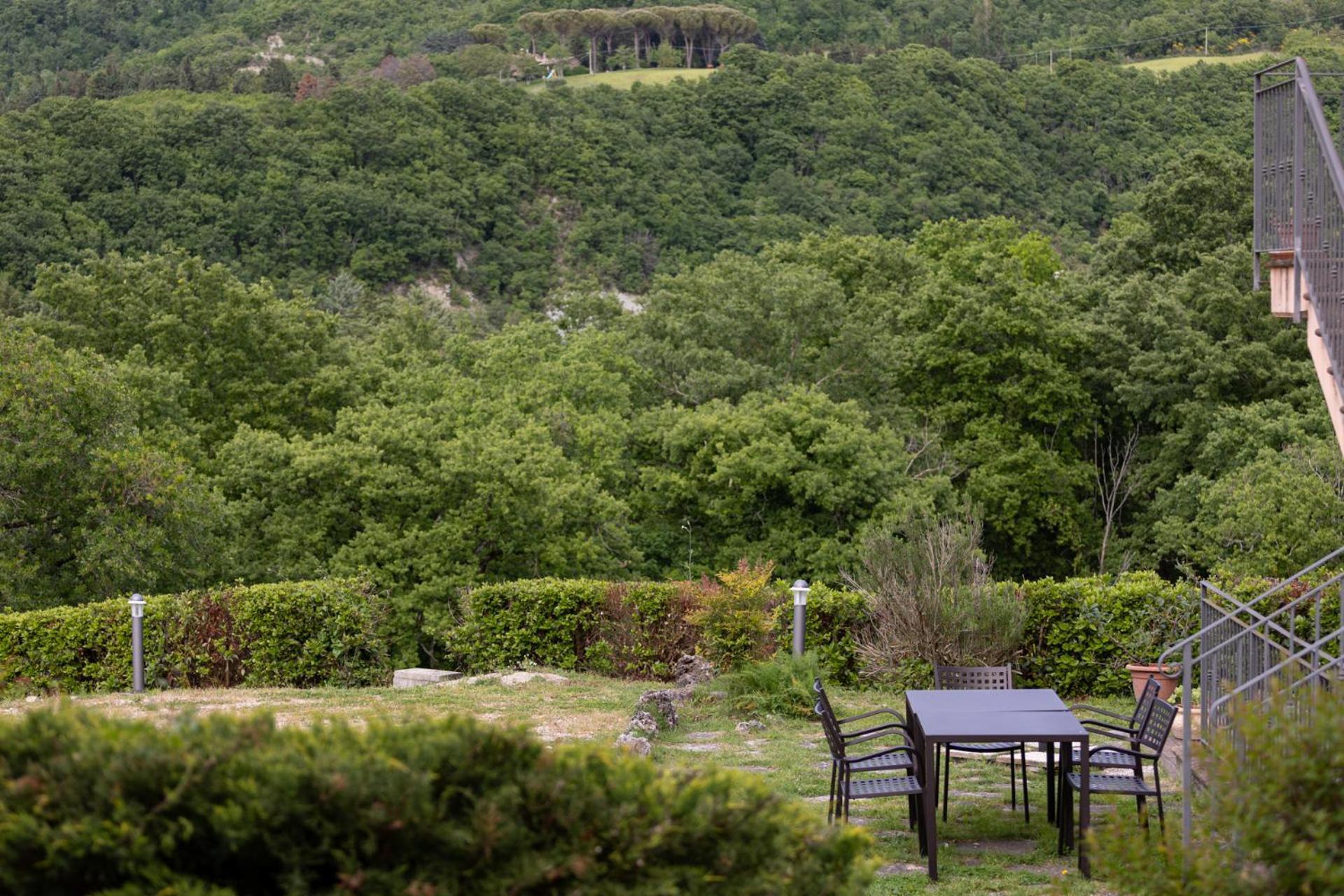 Relais Parco Del Subasio Villa Piano Delle Pieve Luaran gambar